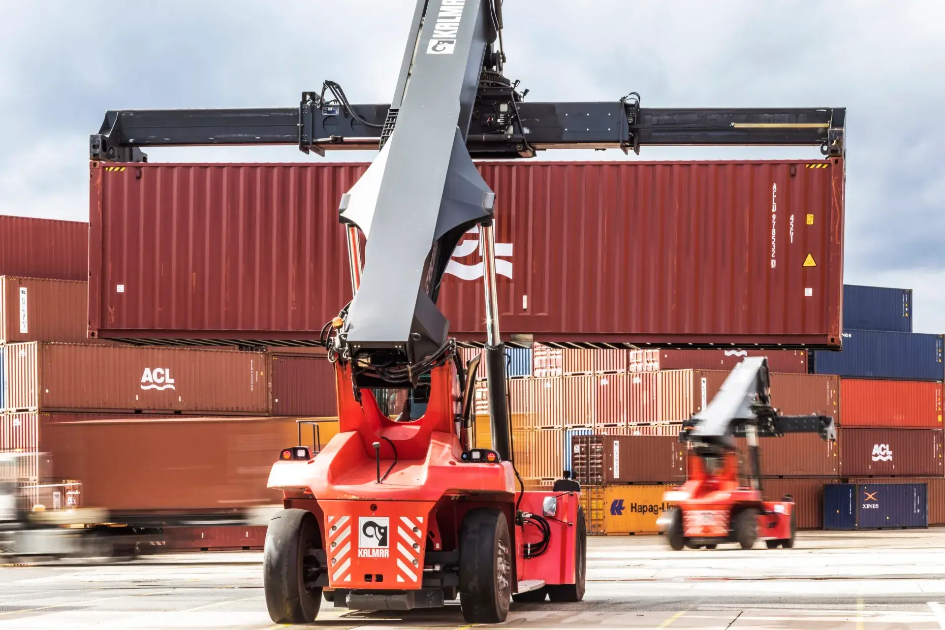 Hhla Unikai Conro Reach Stacker Container Transport